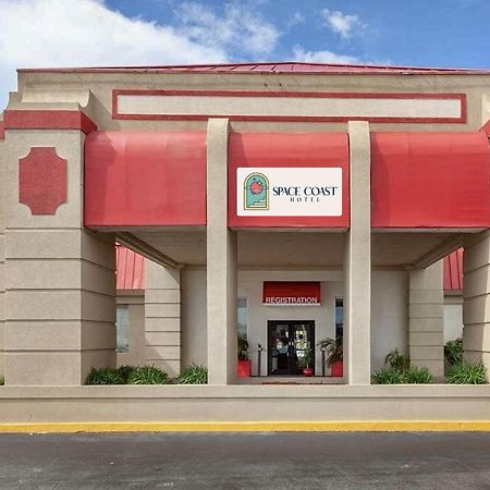 肯尼迪航天中心华美达酒店 泰特斯维尔 外观 照片